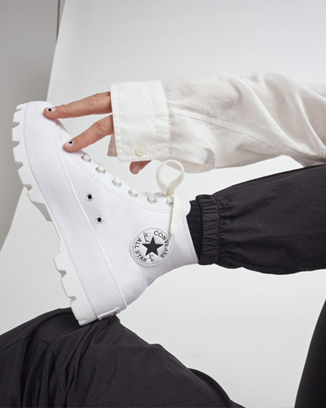 Women's Converse Chuck Taylor All Star Lugged Leather High Top Sneakers White/Black/White | Australia-81675